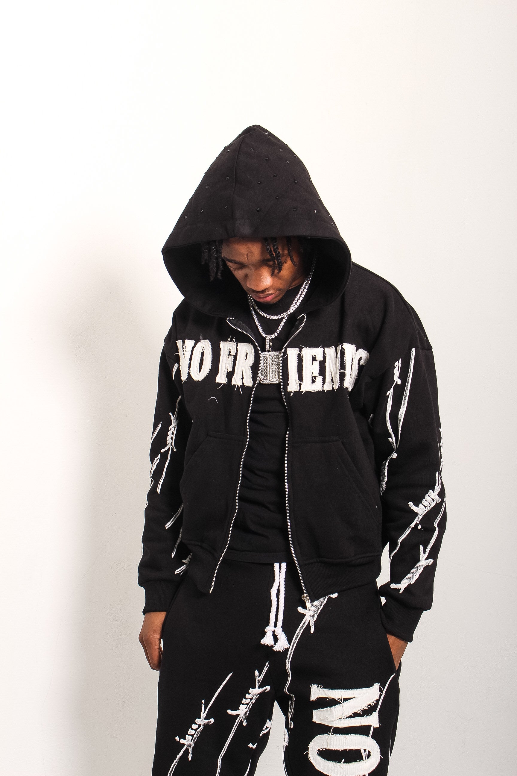 BLACK ZIP-UP BARBED JACKET